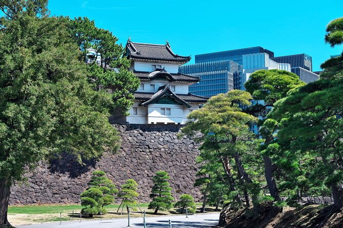 Audio Guide Tour in The East Gardens of the Imperial Palace - Schedule and Availability