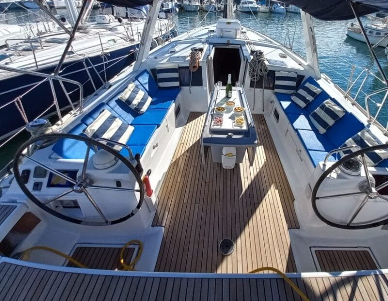 Barcelona: 2-Hour Sailing Experience With Refreshments - Getting to the Port