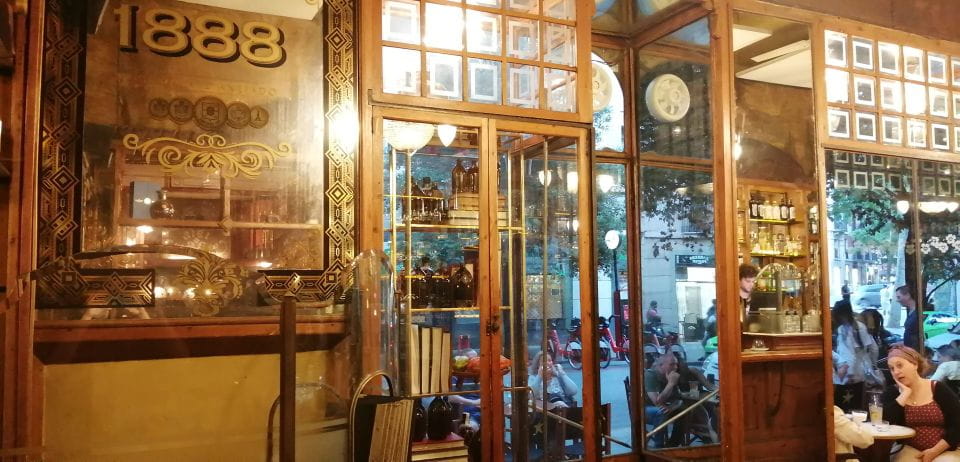 Barcelona Bohemian Evening - Language and Accessibility