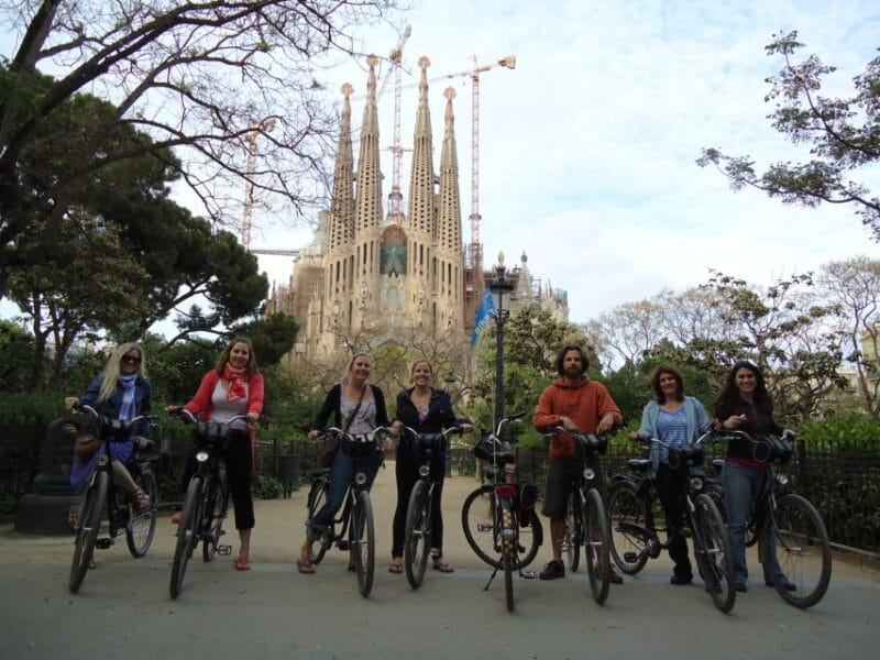 Barcelona Highlights Bike Tour: Cycle Along the Beach! - Key Points