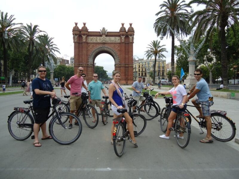 Barcelona Highlights Bike Tour: Cycle Along the Beach! - Meeting Point and Requirements