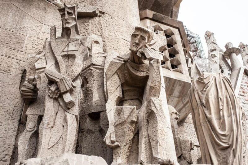 Barcelona: Park Güell Guided Tour - What to Bring