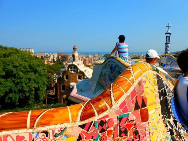 Barcelona: Park Güell Guided Tour With Fast-Track Access - Language Options for Tours