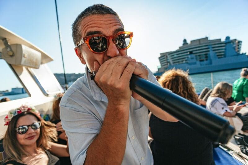 Barcelona: Sunset Catamaran Cruise With Live Music - Tips for an Enjoyable Cruise