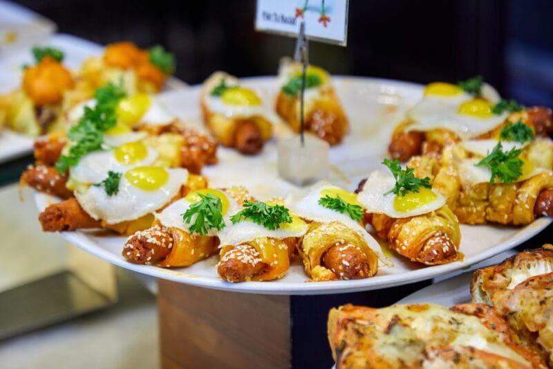 Bilbao: Pintxos and Wine Tasting Tour With Local Guide - Tour Duration and Price