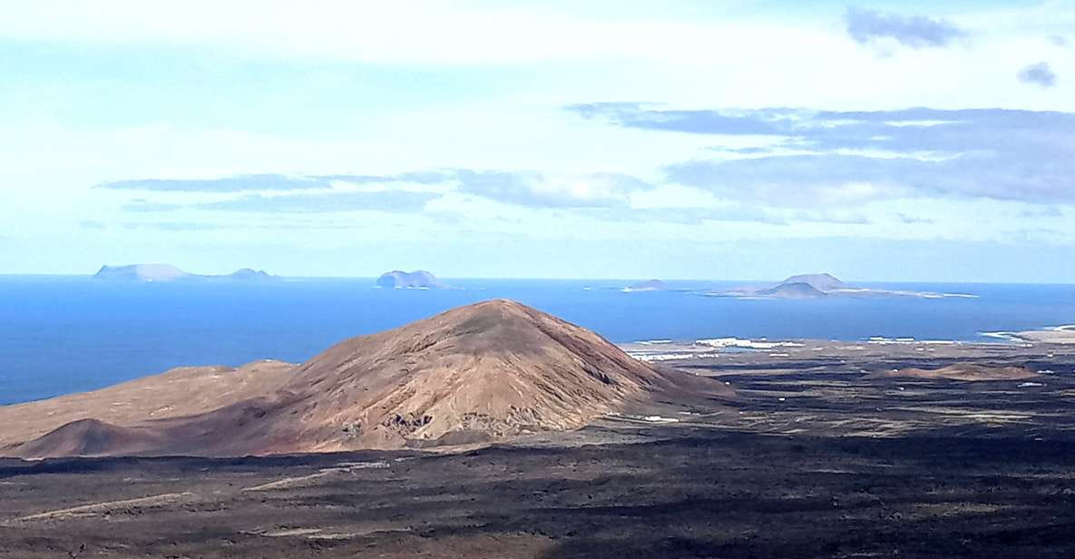 Caldera Blanca: Hiking Through the Wild Beauty of Lanzarote - Volcanic Landscape Exploration