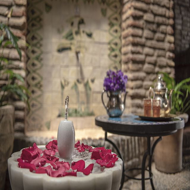 Córdoba: Hammam Al Ándalus Entry Ticket With Optional Massage - Meeting Point