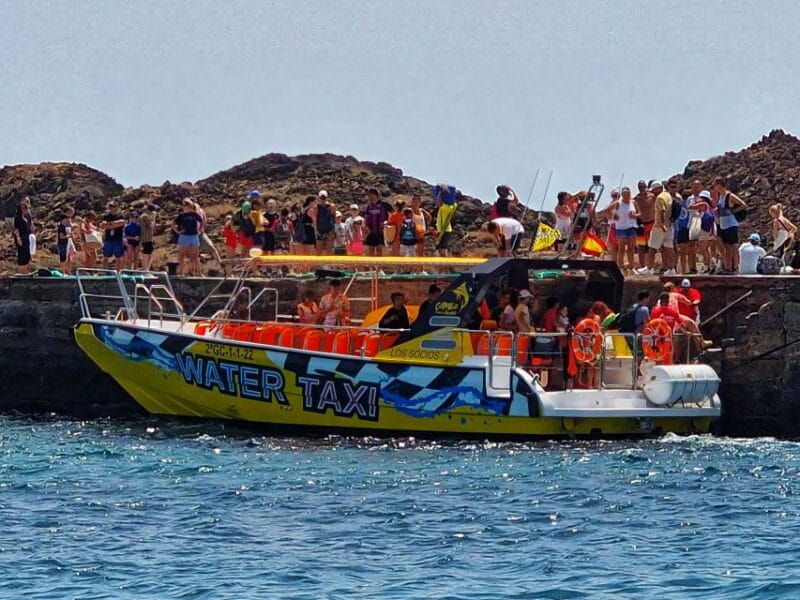 Corralejo: Isla De Lobos Round-Trip Ticket With Park Entry - Included Services and Amenities