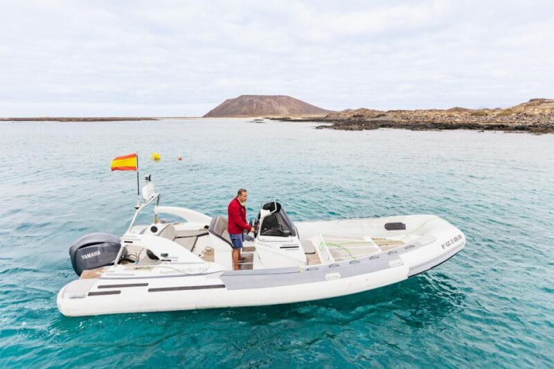Corralejo: Lobos Island Catamaran Tour With Drinks & Snorkel - Key Points