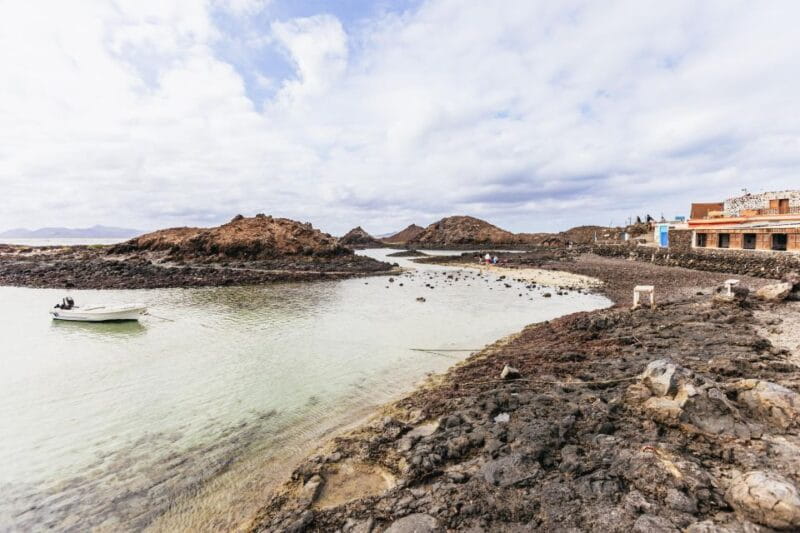 Corralejo: Lobos Island Catamaran Tour With Drinks & Snorkel - Important Considerations