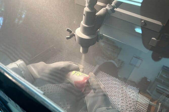 Create Your Glass Artwork With Japanese Motifs in Tokyo - Set out on a Family-Friendly Glass Art Adventure