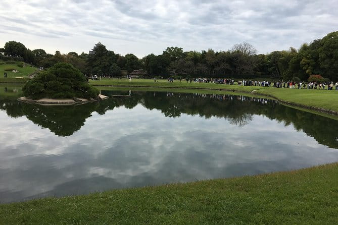 Enjoy Korakuen Japanese Garden and Old Japanese Street Kurashiki - Private Tour Experience