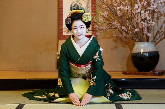 Exclusive Maiko Dinner and Performance in Kyoto - Accessibility Features