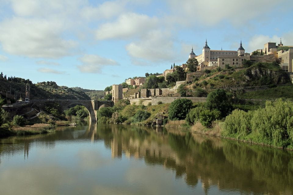 From Madrid: Toledo and Segovia With Optional Entry Tickets - Lunch in Toledo