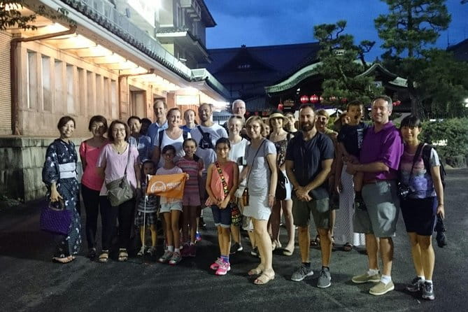 Gion Walking Tour by Night - Tour Logistics and Meeting Information
