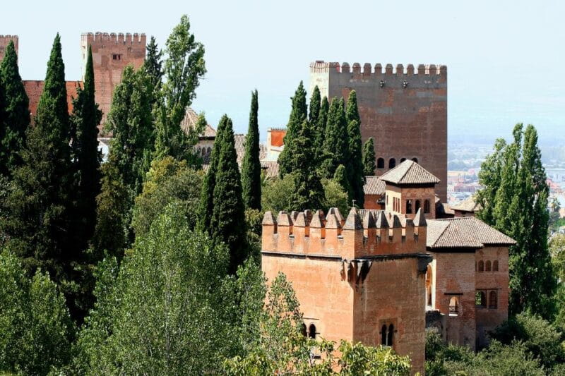 Granada: Alhambra and Generalife Gardens Guided Tour - Customer Reviews and Feedback