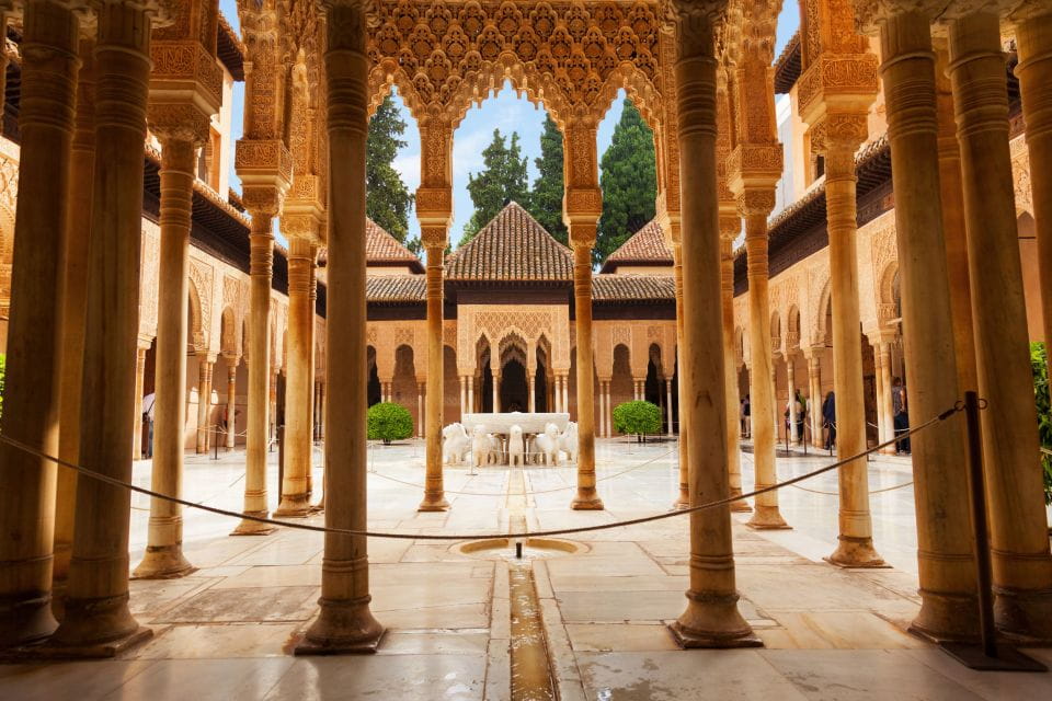 Granada: Alhambra, Generalife & Nasrid Palaces Guided Tour - Tour Overview and Details