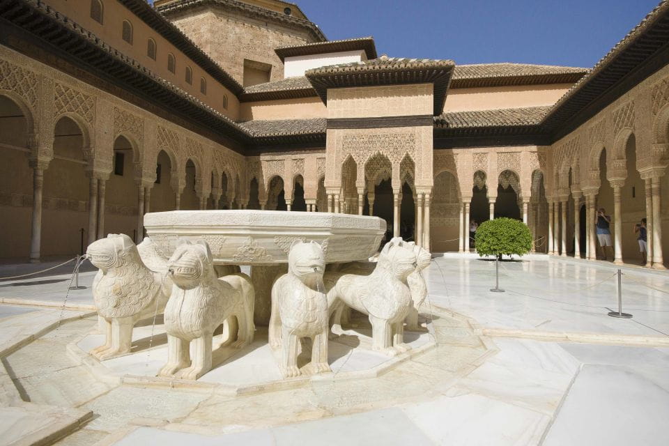 Granada: Alhambra, Generalife & Nasrid Palaces Guided Tour - Things To Known