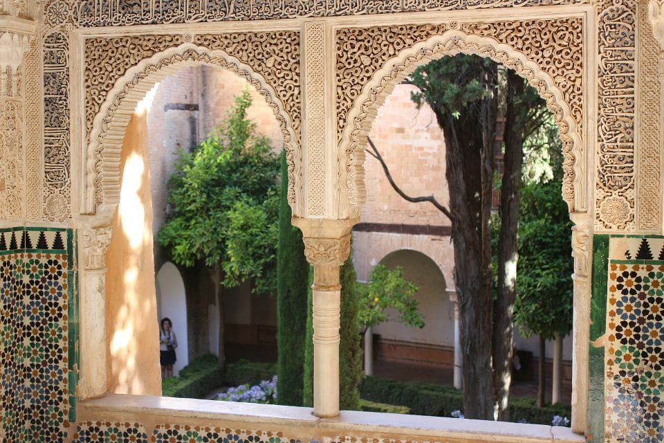 Granada: Alhambra Regular Tour - Tips for Visitors