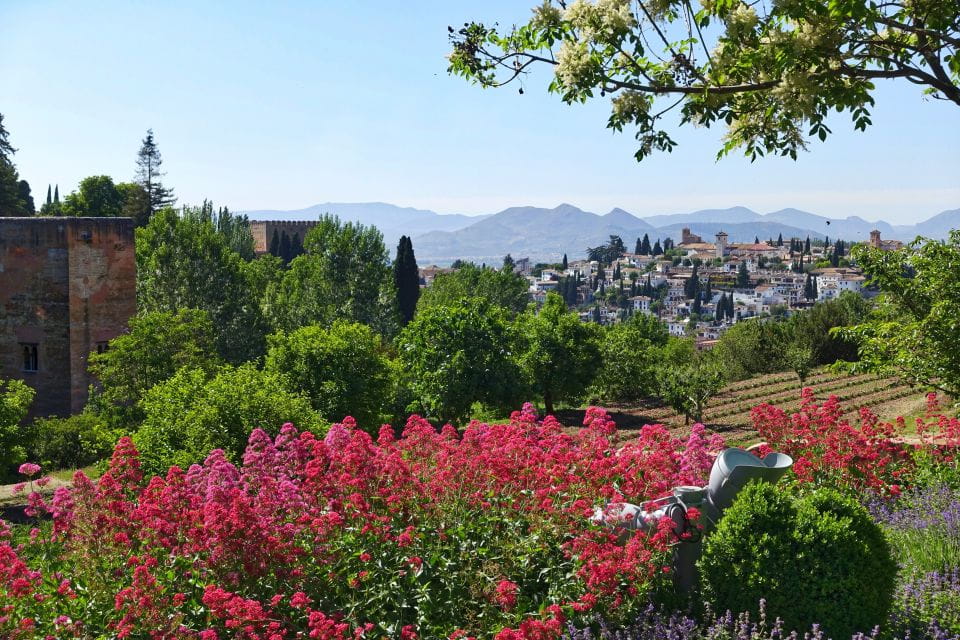 Granada: Alhambra Regular Tour - Things To Known