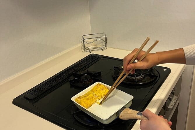 Hand-Rolled Sushi Lesson Near USJ - Sushi Preparation and Techniques