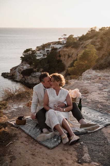 Ibiza: Photoshoot at Es Vedrá Panoramic Viewpoint & Sunset - Highlights of the Photoshoot