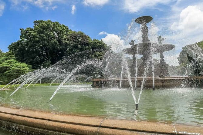 Japanese Garden & Western Architecture: Akasaka Exploration Tour - Marveling at Architectural Wonders in Akasaka