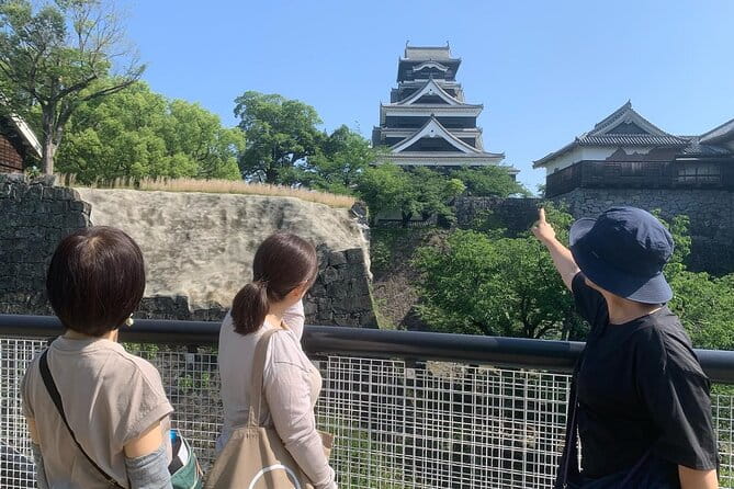 Kumamoto Castle Walking Tour With Local Guide - Navigating the Castles Serene Grounds