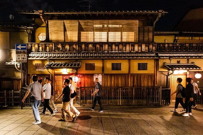 Kyoto Food & Drink Tour With a Local: Private Custom Izakaya Experience - Local Insights and Traditions