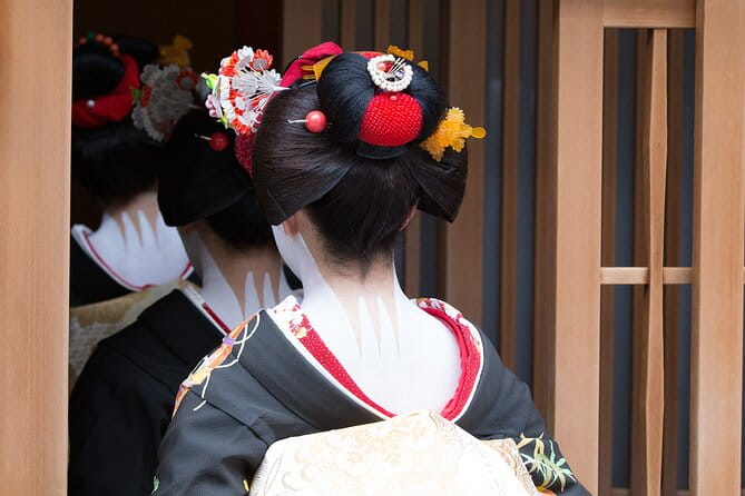 Kyoto Geisha District Walking Tour in Gion - Cultural Insights and Traditions