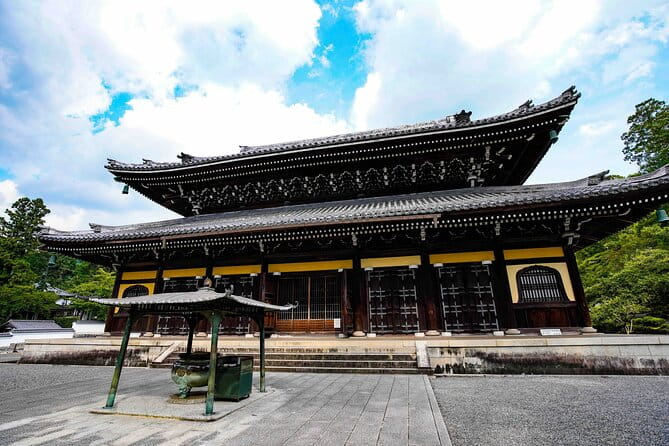 Kyoto Hihashiyama E-Bike Tour *Private, Pick up From/To Hotel - The Sum Up