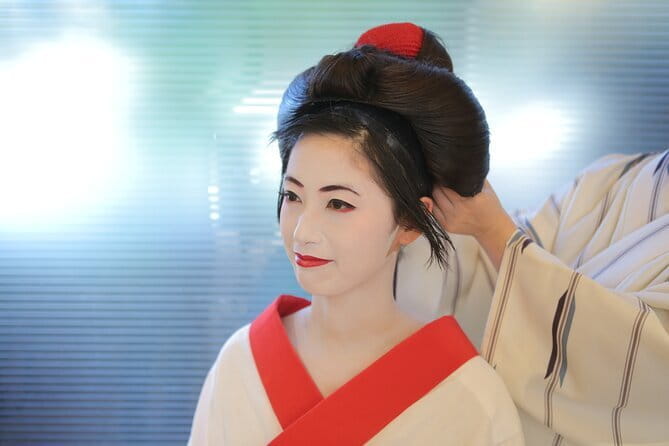 Kyoto: Maiko Makeover and Photoshoot Experience (Women Only) - Overview of the Maiko Makeover Experience