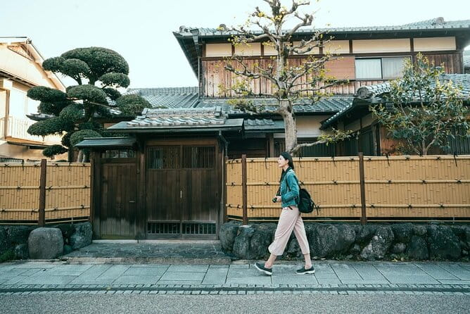 Kyoto Unveiled: A Tale of Heritage, Beauty & Spirituality - Navigating Kyoto: Meeting Points and Accessibility