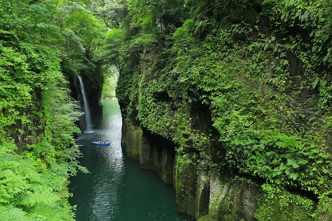Kyushu Kamishiromi Shrine, Amano Iwato, and Takachiho Gorge Tour - Meeting and Pickup Details