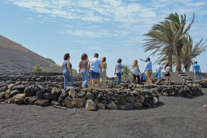Lanzarote: Vineyard Tour With Wine and Chocolate Tasting - Wine and Chocolate Pairing