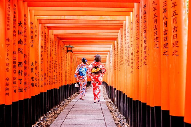 Lets Enjoy Kyoto in a Kimono! Visit the Mysterious Fushimi Inari - Exploring Kyotos Kimono Culture