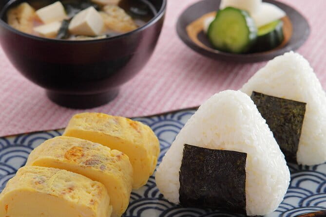 Lets Make Onigiri(Rice Ball) at Professional Cooking Studio - Key Points