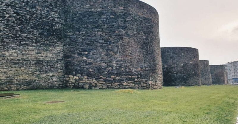 LUGO: Private Guided Walking Tour - Key Points