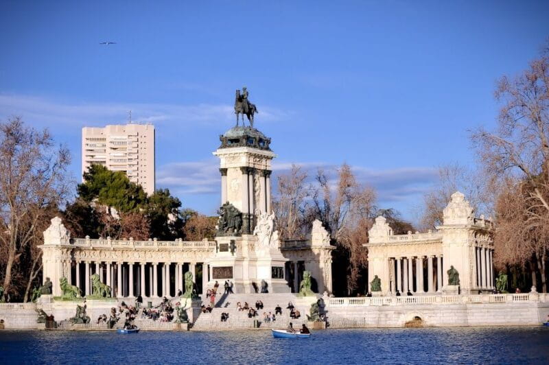 Madrid: 1.5-Hour Retiro Park Guided Walking Tour - Immerse in Retiro Parks Natural Beauty
