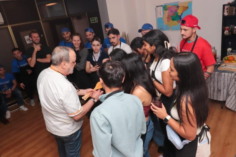 Madrid: Paella and Sangria Workshop in the City Center - Booking Information
