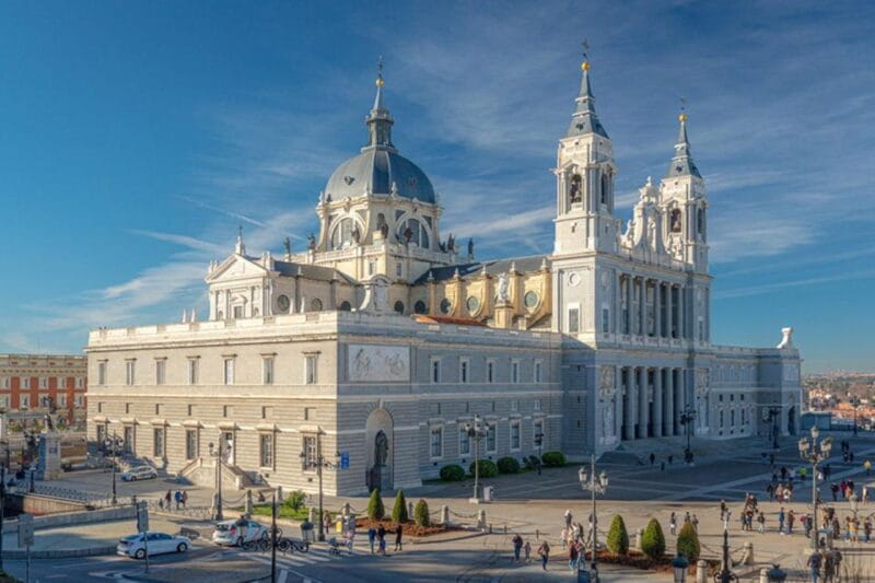 Madrid: Royal Palace and City Walk Afternoon Tour - Key Points