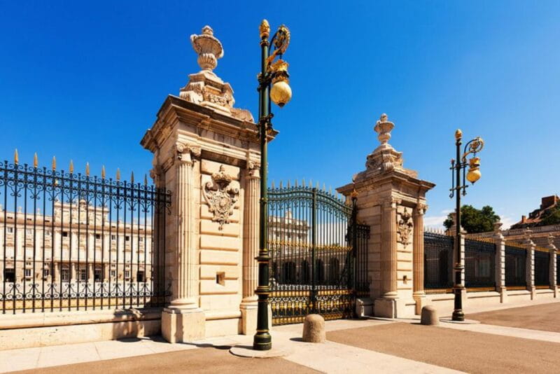 Madrid: Royal Palace and City Walk Afternoon Tour - Accessibility Features
