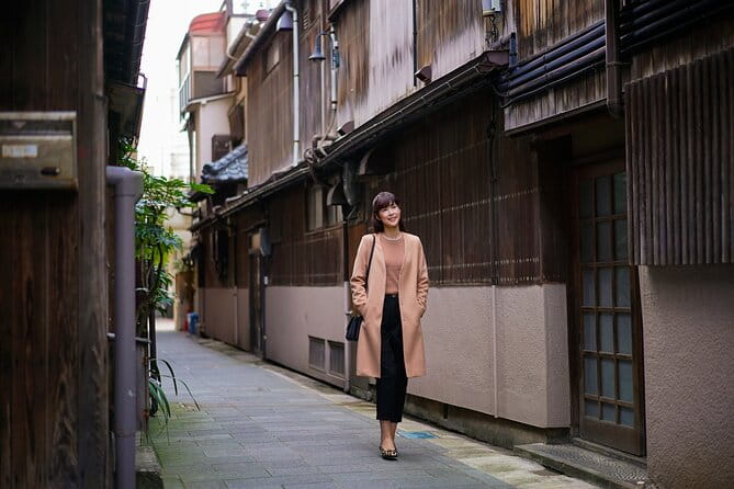 Niigata Full-Day Private Tour With Government-Licensed Guide - Transportation and Accessibility