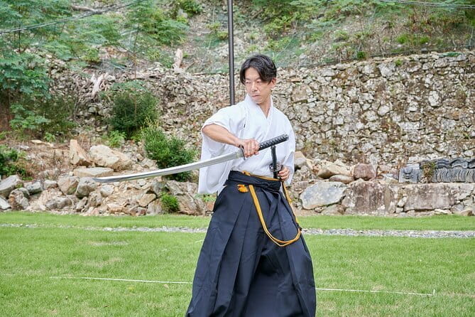 Osaka: Train With a Real Samurai – Exclusive Swordsmanship Lesson - Meeting Your Samurai Instructor