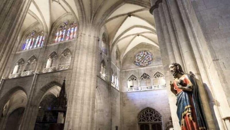 Oviedo: Guided Tour in Oviedo and Cathedral With Tickets - Key Points