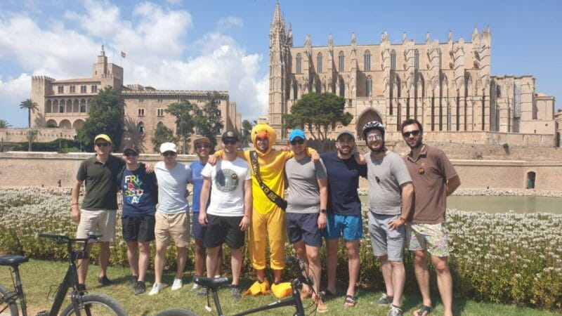 Palma De Mallorca: Guided Bicycle Tour With Tapas & a Drink - Meeting Point
