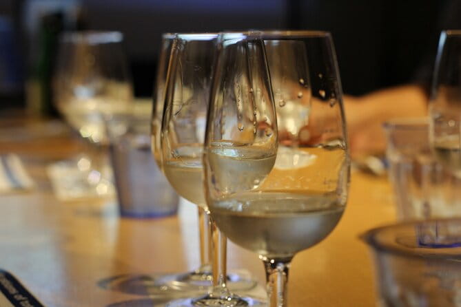 Private Day Tour Through Niigata City (History, Sushi, and Sake) - Sake Tasting