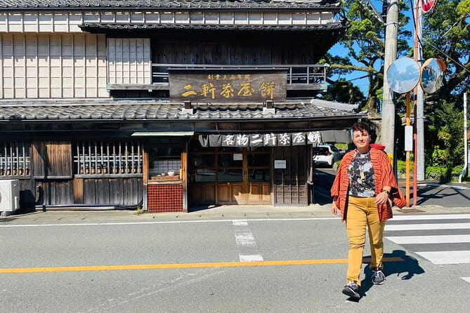 Private Guided Tour With a Rental Electric Bike or Tuktuk in Ise - Participation Requirements