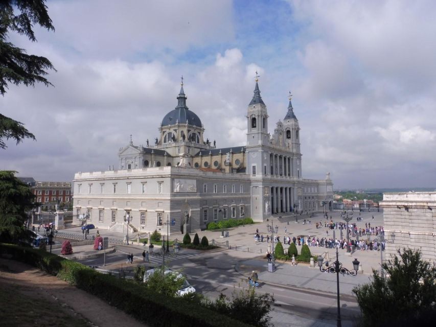 Private Madrid Bike Tour | Exclusive Guided Cycle Tour - Included Services