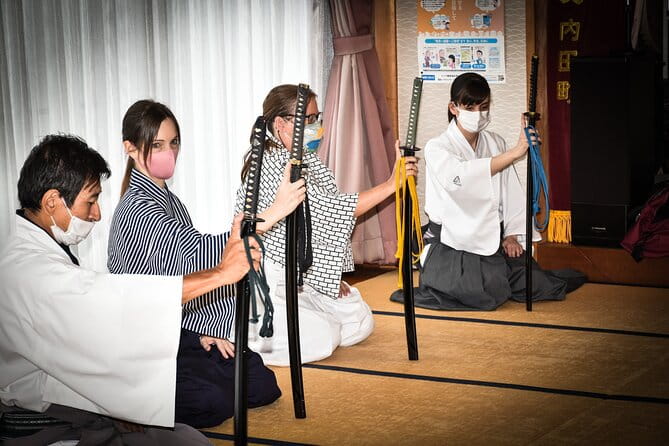 Private Samurai Tour: Discover Inuyama and Gifu Historic Heritage - Discovering Gifu Castle: A Samurai Stronghold